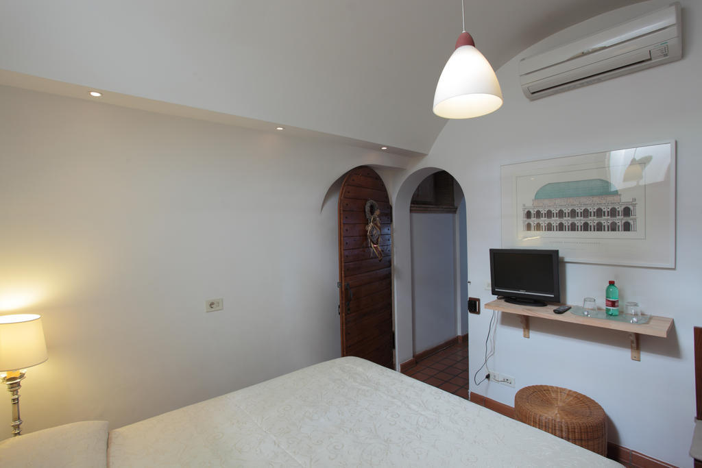I Capocci Hotel โรม ภายนอก รูปภาพ